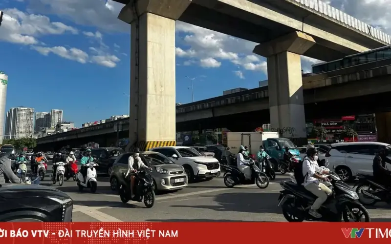 تشهد هانوي انخفاضاً في درجات الحرارة بعد سلسلة من الأيام شديدة الحرارة، مع توقع حدوث عواصف رعدية في وقت متأخر من بعد الظهر والمساء.